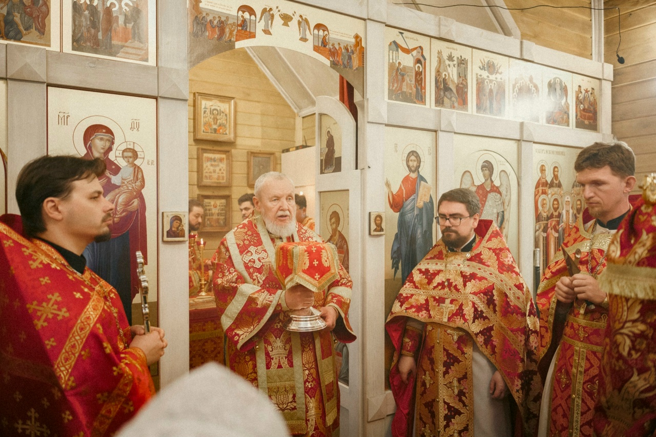 Архиерейское богослужение в Кирилло-Мефодиевском храме